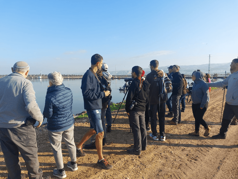 קהילת המנטרים של עמק המעיינות בסיור צפרות. צילום: נועה אונגר